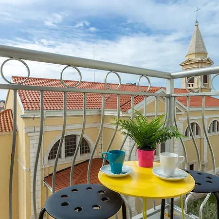 Apartments In City Center Ventus Novalja Exterior foto