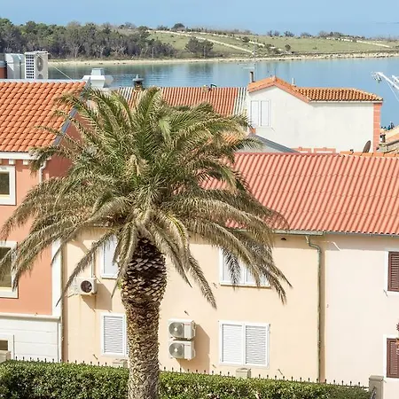 Apartments In City Center Ventus Novalja Exterior foto