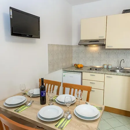 Apartments In City Center Ventus Novalja Exterior foto